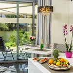 Oasis Life 4* Сплит