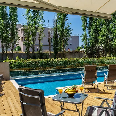 Oasis Life Bed and breakfast 4*