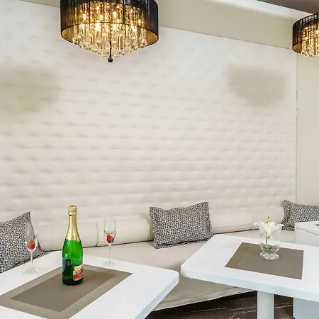 Oasis Life Bed & Breakfast