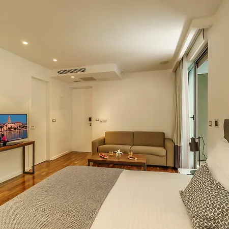 Oasis Life Couette-café 4*