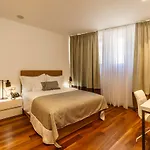 Oasis Life Oda ve Kahvaltı 4*