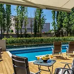 Oasis Life Oda ve Kahvaltı 4*
