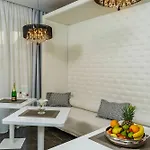 Oda ve Kahvaltı Oasis Life 4*