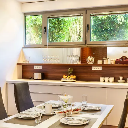 Oasis Life Bed & Breakfast