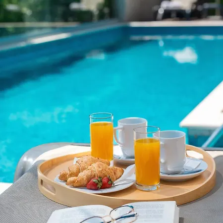 Oasis Life Bed & Breakfast