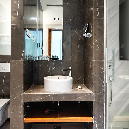 krevet i doručak Oasis Life 4*