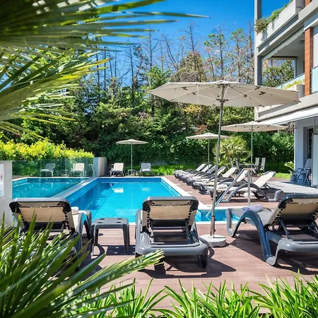 Oasis Life 4*