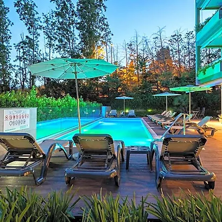 Oasis Life 4*
