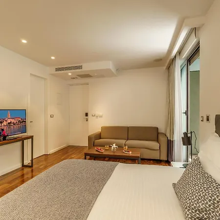 Oasis Life Bed & Breakfast 4*